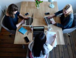 Ingat! Jangan Pernah Ceritakan 5 Hal Ini Menurut Psikologi